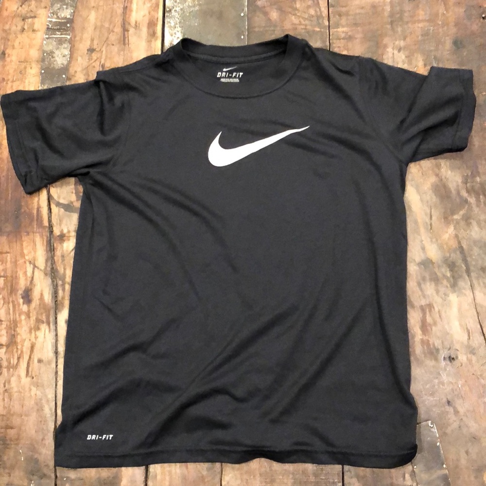 Kids dri fit Nike t